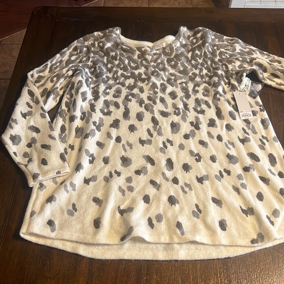 Womens sweater - Picture 1 of 1